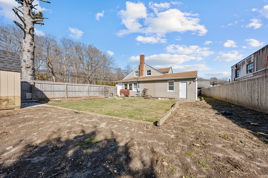 More Photos Of 2815 Montauk Hwy, Brookhaven General Retail For Sale