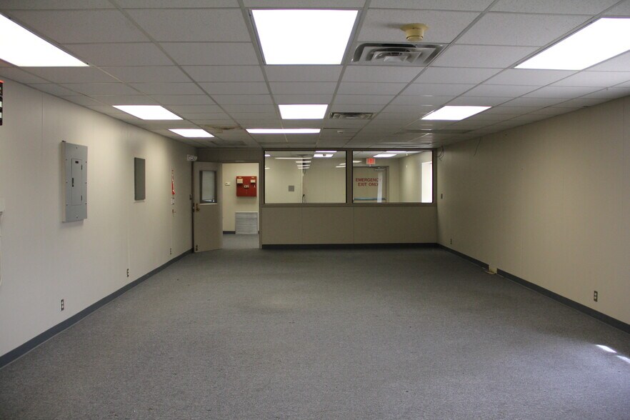 More Photos Of 228 Texas Ave, Hooks Loft Creative Space For Sale