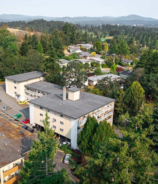 More Photos Of 742 Lampson St, Esquimalt Apartments For Sale