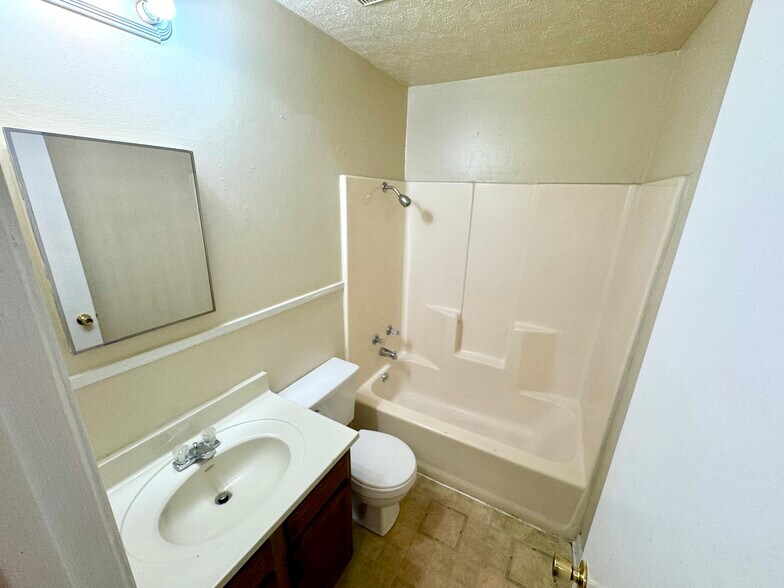 More Photos Of 5745 Horton Ave, Jackson Apartments For Sale