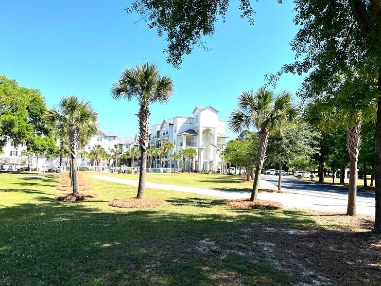 More Photos Of 9000 Bowen Pier Dr, Hanahan Storefront Retail Office For Lease