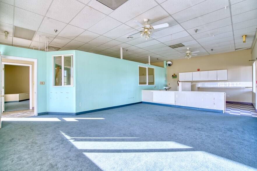 More Photos Of 5280 Spine Rd, Boulder General Retail For Lease