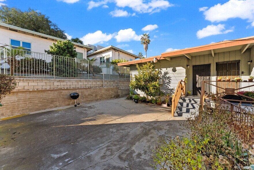 More Photos Of 2774-2780 Broadway, San Diego Apartments For Sale