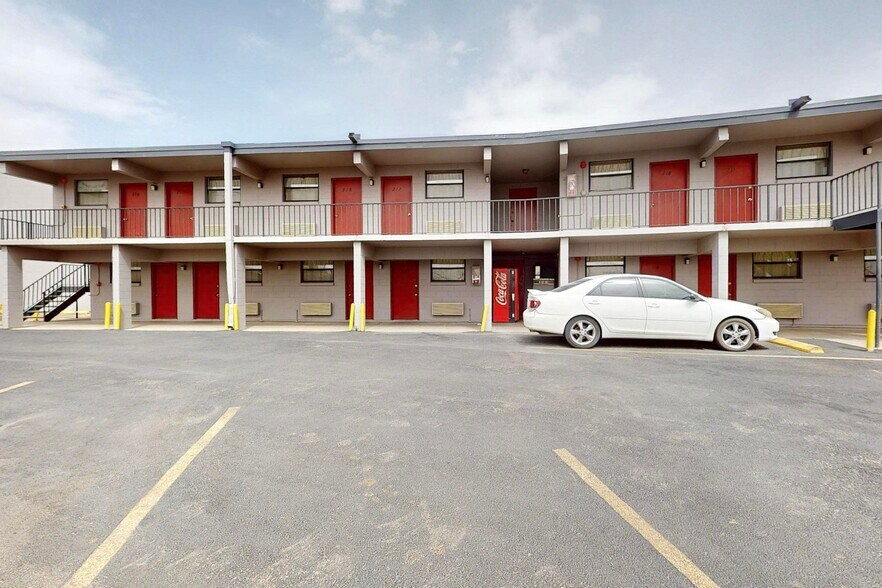 More Photos Of 5634 E Paisano Dr, El Paso Hotel For Sale