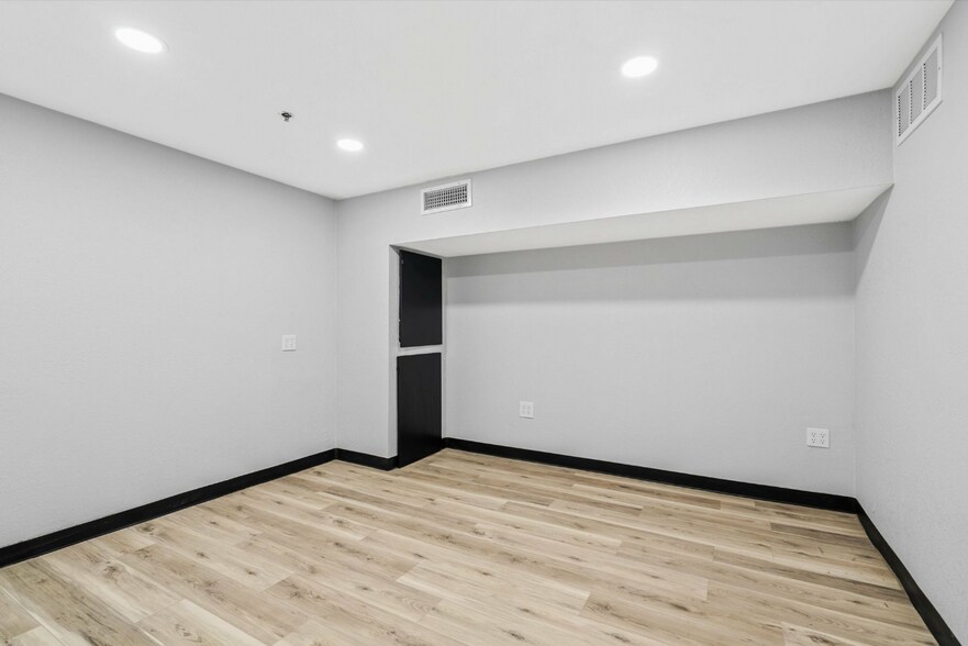 More Photos Of 1301 E Almeria Rd, Phoenix Loft Creative Space For Sale