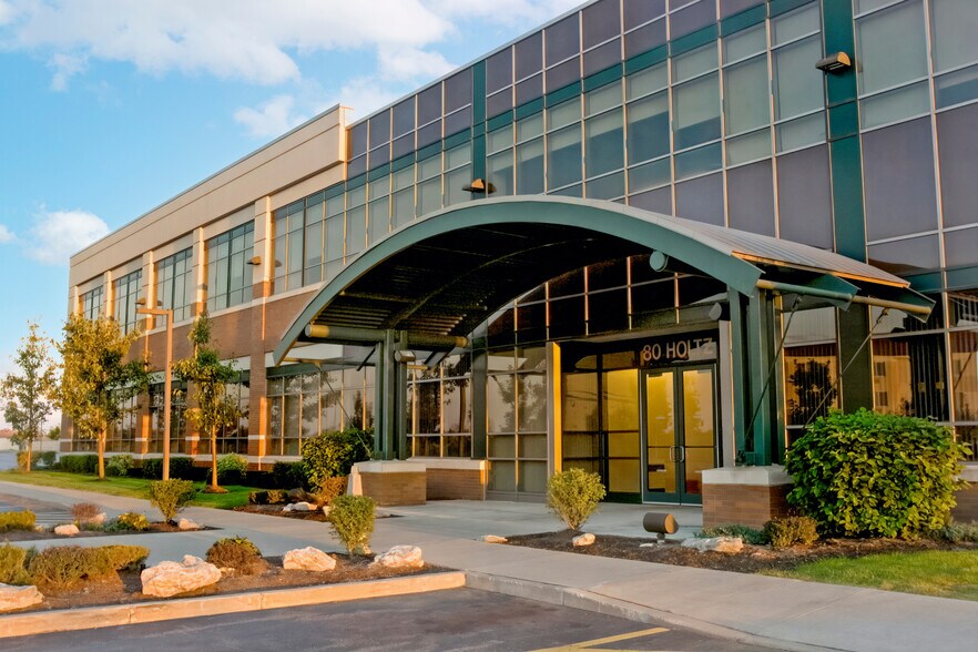 More Photos Of 600 Airborne Pky, Cheektowaga Unknown For Lease