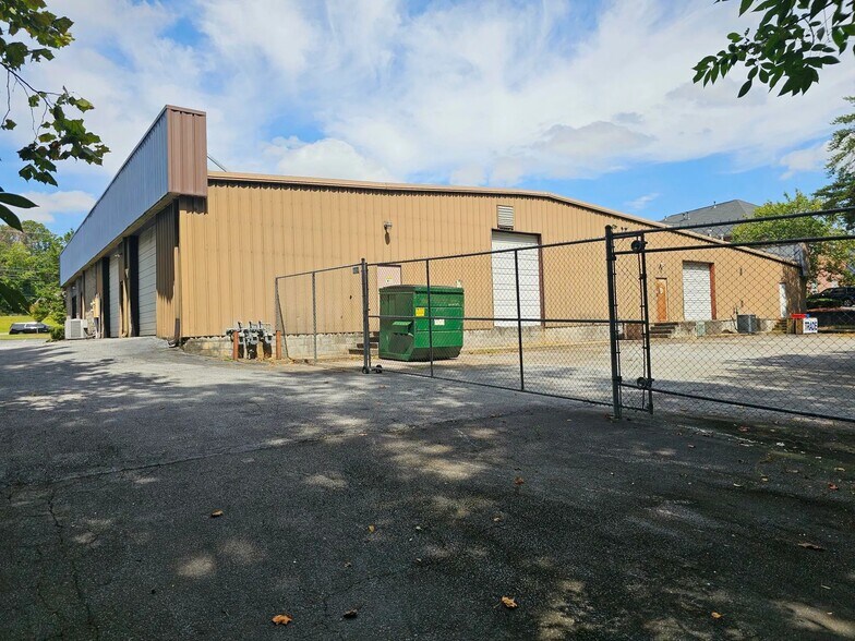 More Photos Of 4664 Lawrenceville Hwy NW, Lilburn Freestanding For Lease