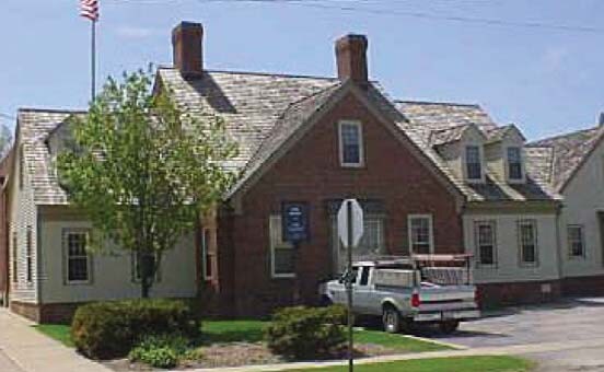 More Photos Of 528 Wells St, Delafield Office For Lease