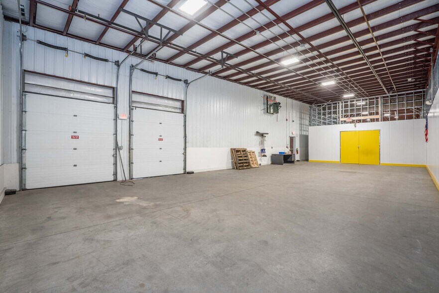 More Photos Of 299 Industrial Ln, Torrington Distribution For Lease