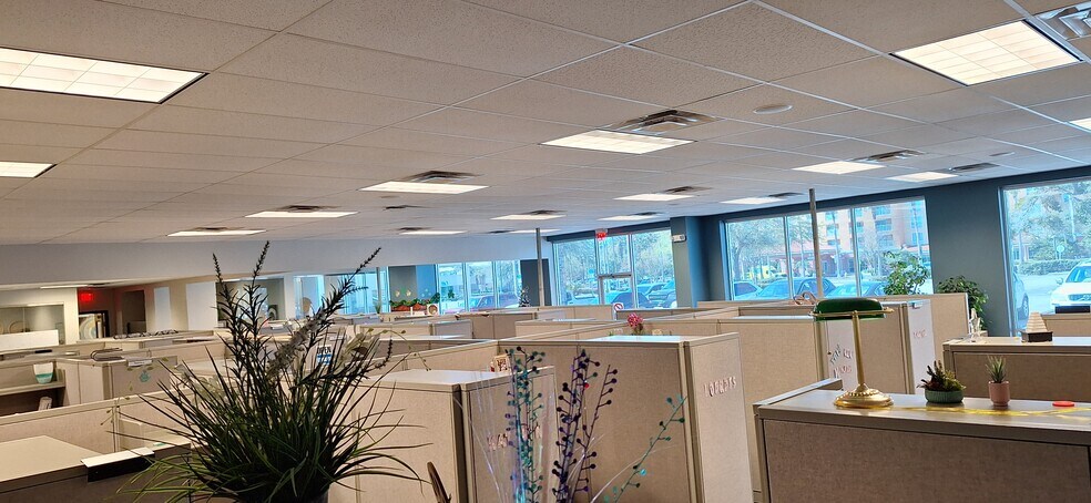 More Photos Of 705 Wells Rd, Orange Park Light Manufacturing For Lease