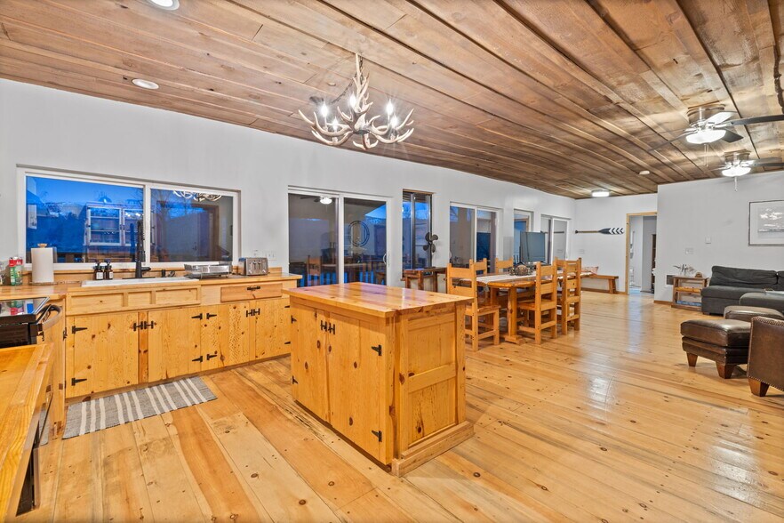 More Photos Of 88840 Highway 3 N, Saint Maries Hotel For Sale