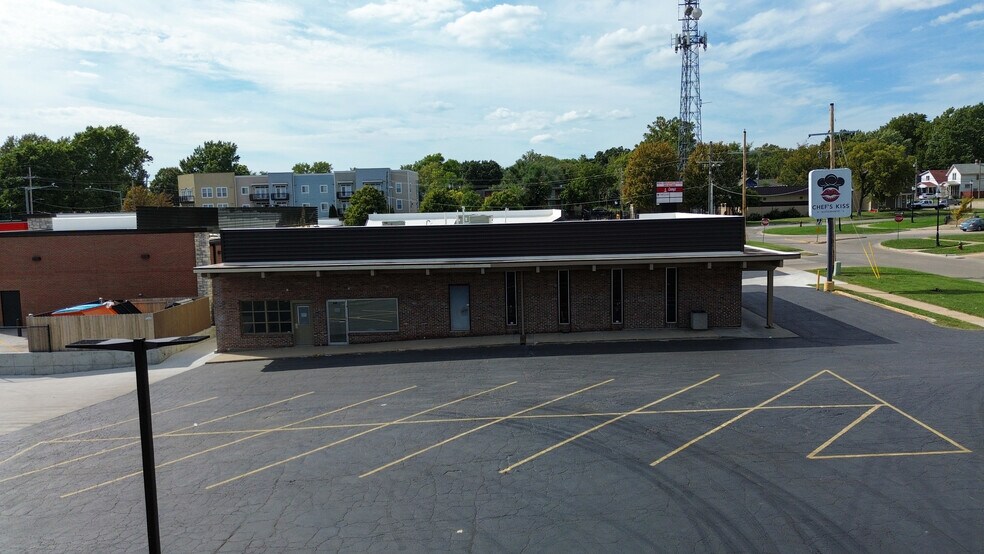 More Photos Of 1620-1620 SW Washburn Ave, Topeka General Retail For Sale