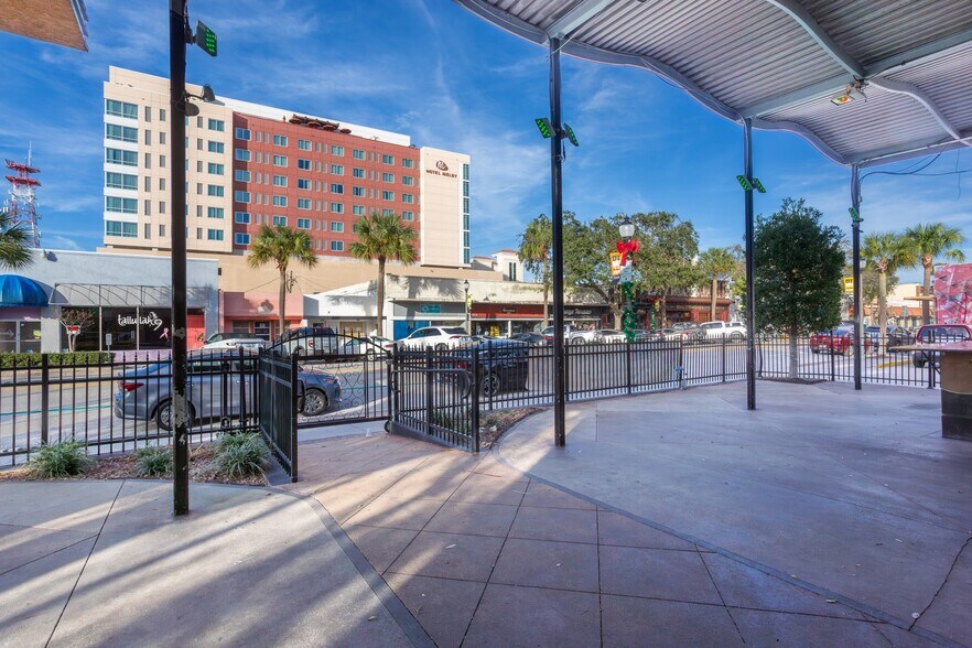 More Photos Of 801 E New Haven Ave, Melbourne Restaurant For Sale