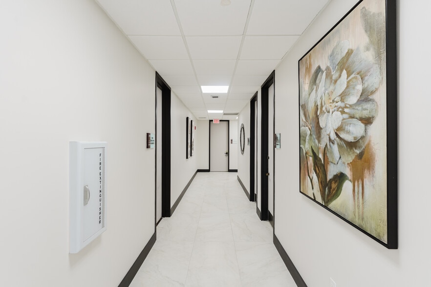 More Photos Of 399 W Palmetto Park Rd, Boca Raton Office For Lease