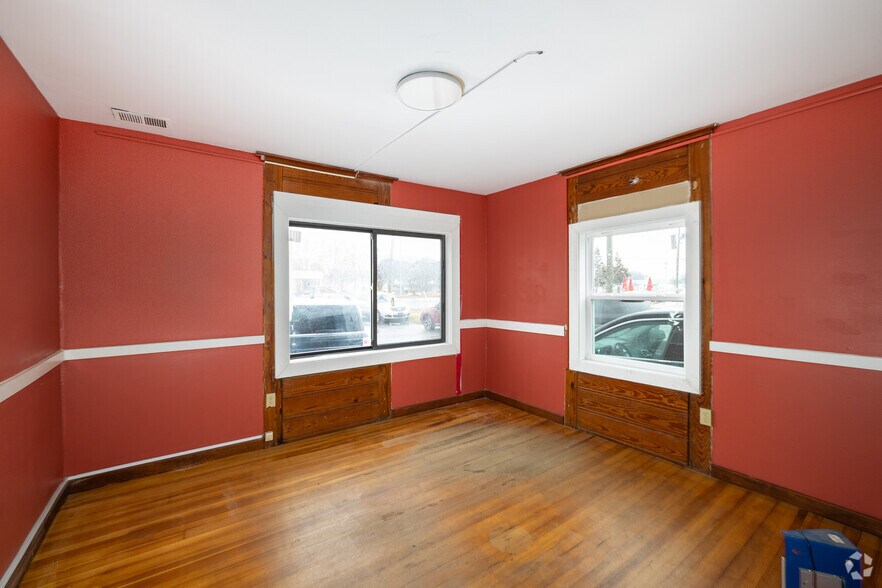 More Photos Of 4933-4935 Virginia Beach Blvd, Virginia Beach Auto Dealership For Lease