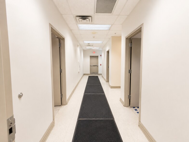 More Photos Of 3320 Perimeter Hill Dr, Nashville Office For Lease