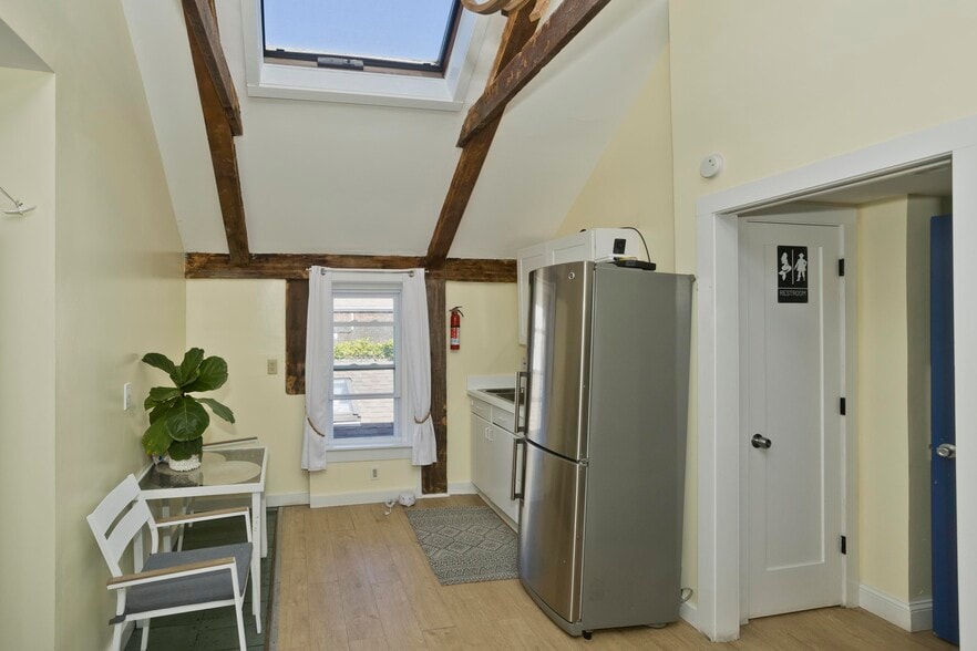 More Photos Of 265 Commercial St, Provincetown Flex For Sale