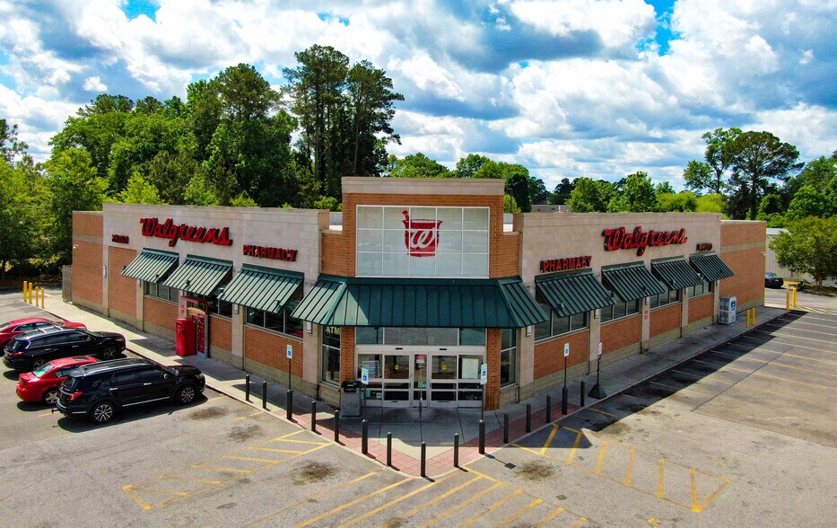 More Photos Of 1210 Highway 301 N, Dillon Drugstore For Sale