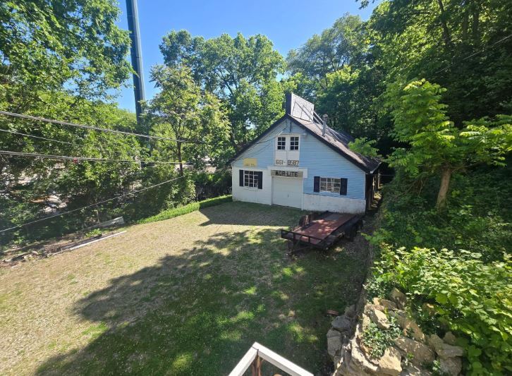 More Photos Of 2344 Wyoming Ave, Cincinnati Freestanding For Sale