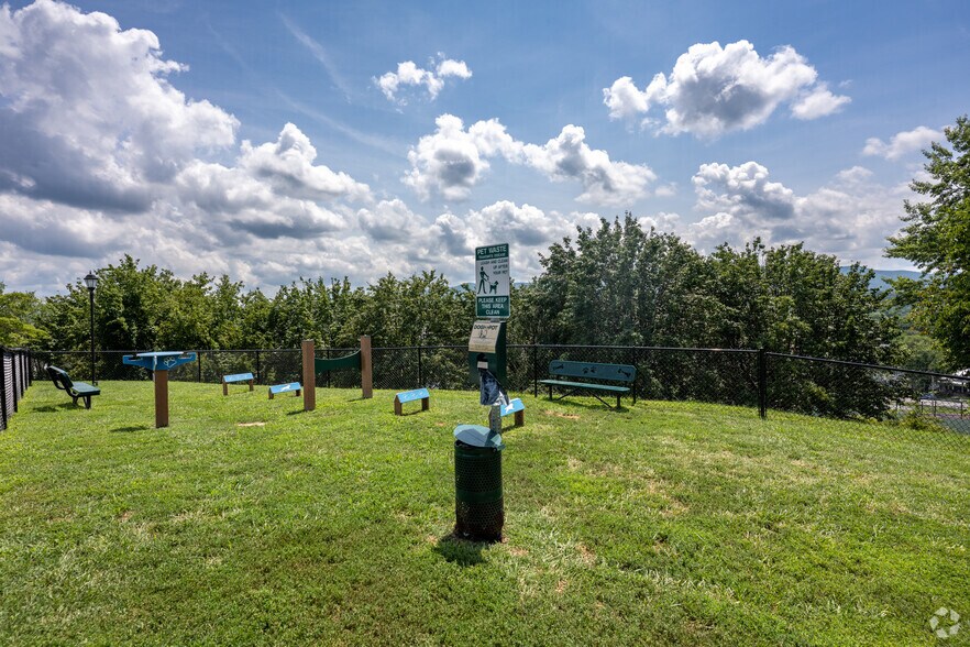 More Photos Of 777 Roanoke Blvd, Salem Apartments For Sale