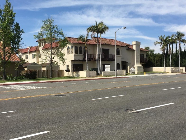 More Photos Of 1352 Irvine Blvd, Tustin Medical For Lease