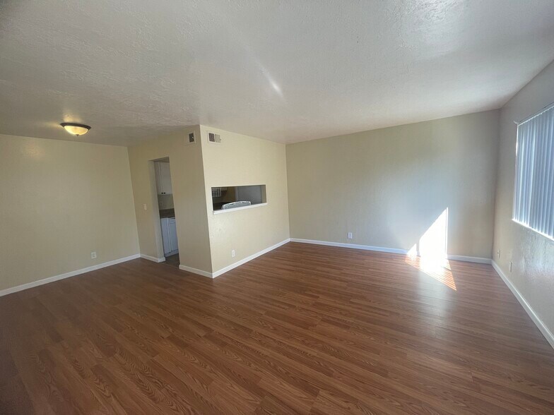 More Photos Of 1093 Del Rio Circle, Concord Apartments For Sale