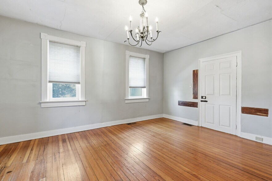 More Photos Of 2695 Main St, Lawrence Apartments For Sale