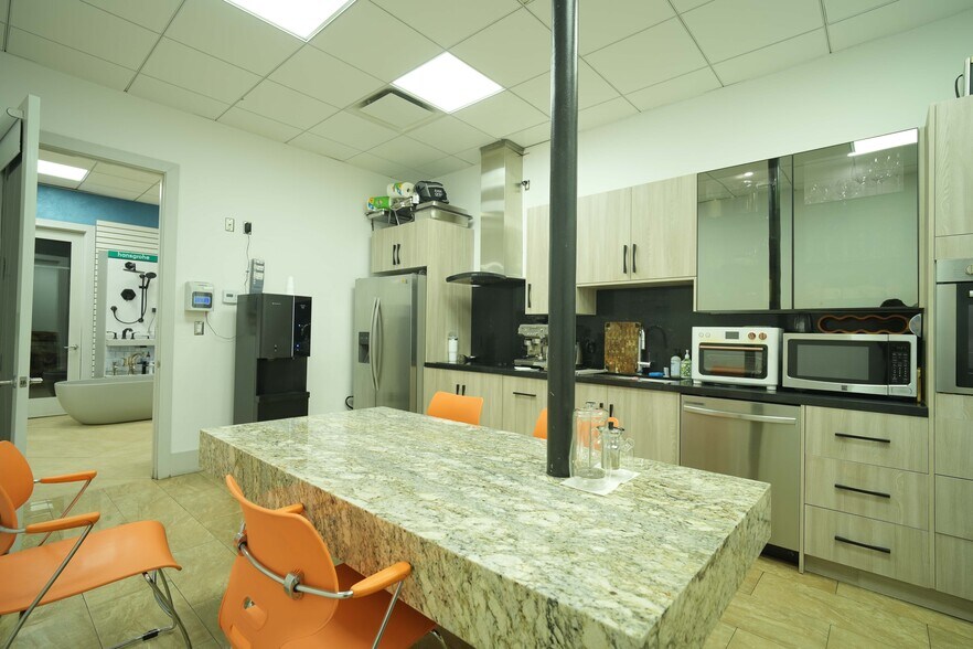 More Photos Of 11921 Sherman Way, North Hollywood Warehouse For Sale