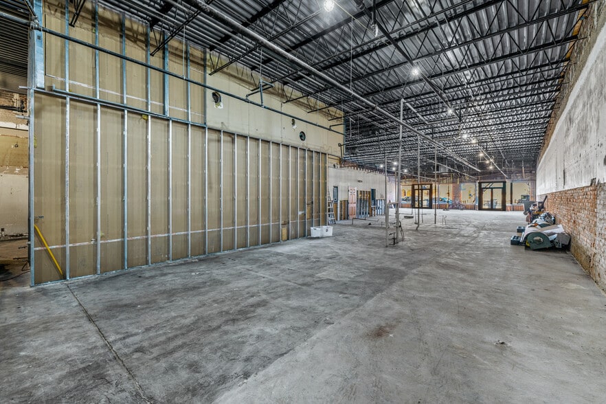 More Photos Of 116 S Broad St, Monroe Restaurant For Lease