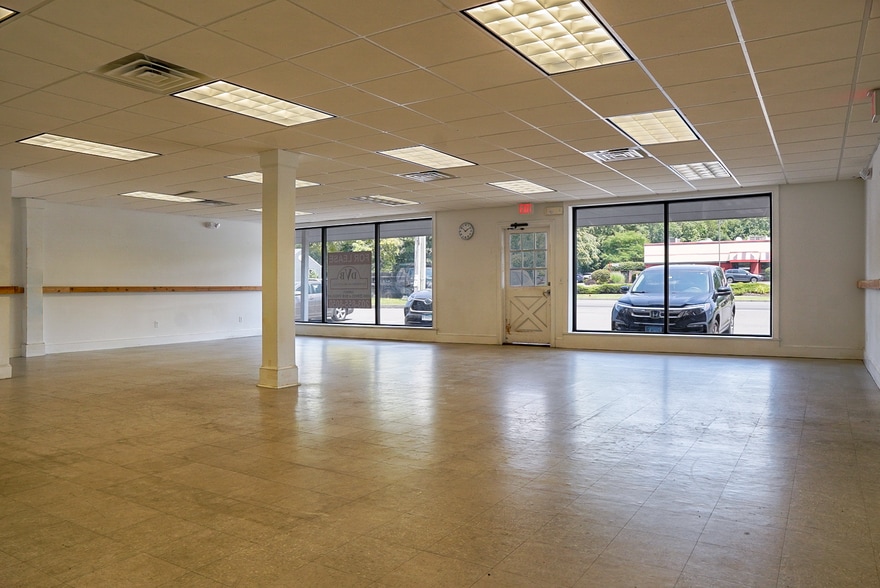 More Photos Of 17 Danbury Rd, Wilton Freestanding For Lease