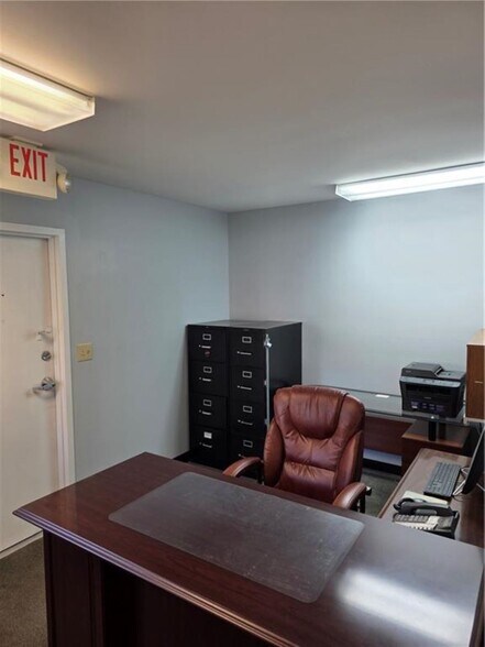 More Photos Of 6303 King Hill Ave, Saint Joseph Office For Sale