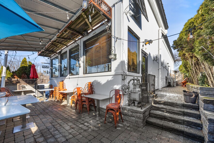 More Photos Of 348 Black Rock Tpke, Fairfield Restaurant For Sale