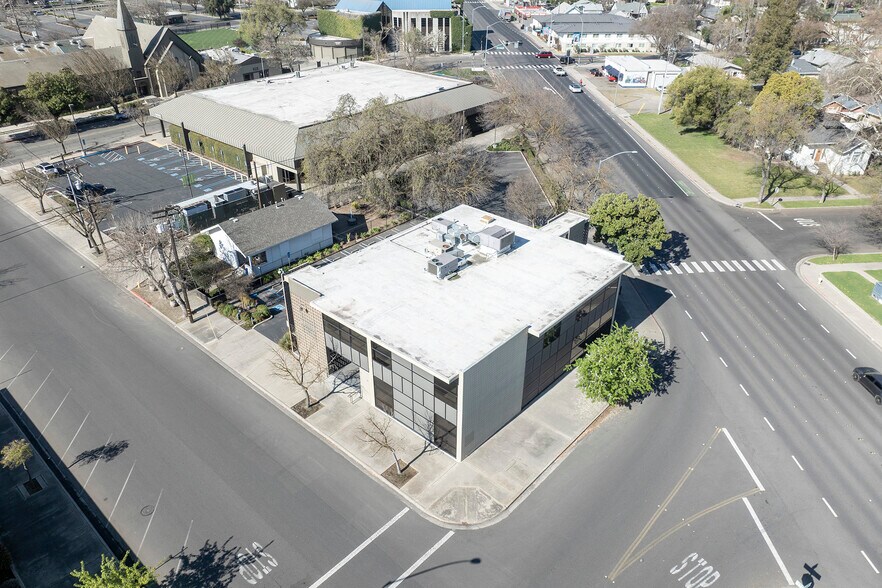 More Photos Of 700 Needham St, Modesto Light Distribution For Lease