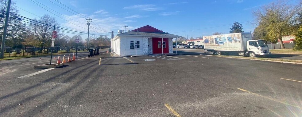 Primary Photo Of 111 W White Horse Pike, Berlin General Retail For Sale