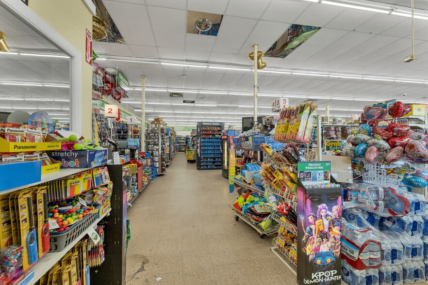 More Photos Of 777 S Willow St, Manchester Storefront For Lease