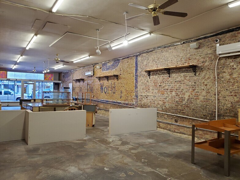 More Photos Of 527-529 S Elm St, Greensboro Storefront For Lease