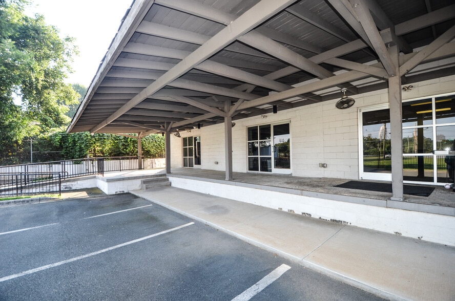 More Photos Of 1315 S Main St, Winston-Salem Medical For Lease