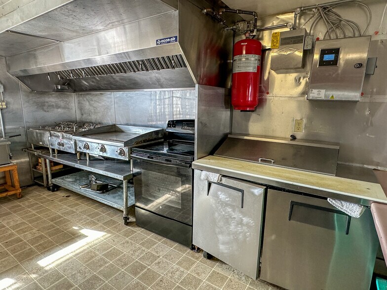 More Photos Of 107 E Main St, Hardy Restaurant For Sale