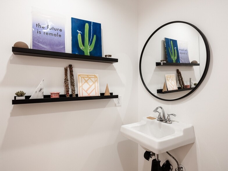 More Photos Of 254-264 N Palm Canyon Dr, Palm Springs Freestanding For Lease