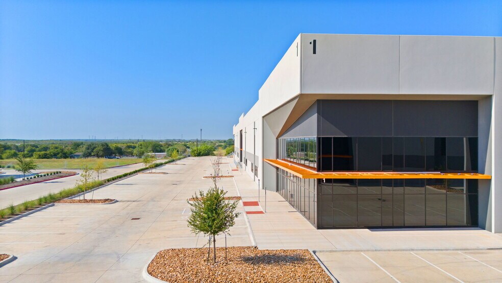 More Photos Of 11708 McAngus Rd, Del Valle Unknown For Lease