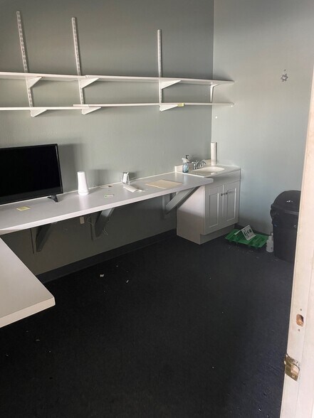 More Photos Of 3601 E 29th St, Bryan Unknown For Lease