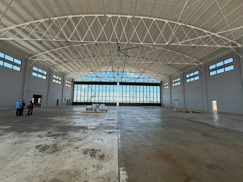 More Photos Of 8100 Airbus Military Dr, Mobile Airplane Hangar For Lease