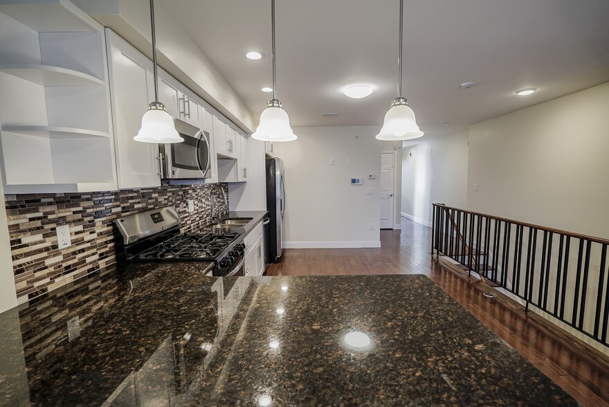 More Photos Of 1802 E Huntingdon St, Philadelphia Apartments For Sale