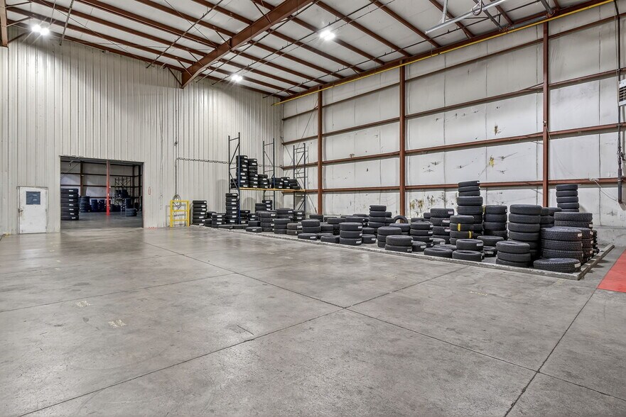 More Photos Of 1500 Dismuke Dr, Farmington Distribution For Sale