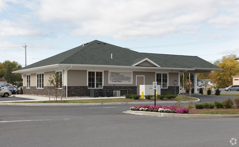 More Photos Of 3758 Burgoyne Ave, Hudson Falls Unknown For Lease