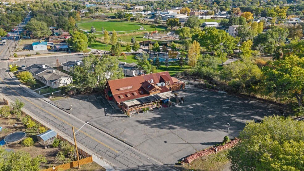 More Photos Of 412 Park Ave, Rifle Restaurant For Sale