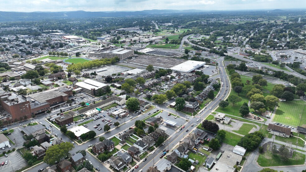 More Photos Of 2100 Ferry St, Easton Medical For Lease