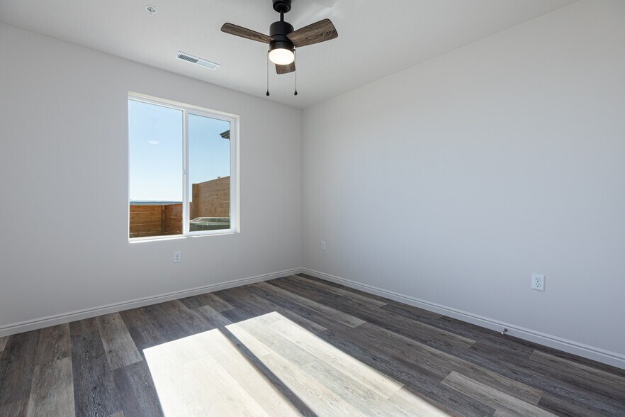 More Photos Of 5120 E Grande Vermillion Ave, Kanab Apartments For Sale