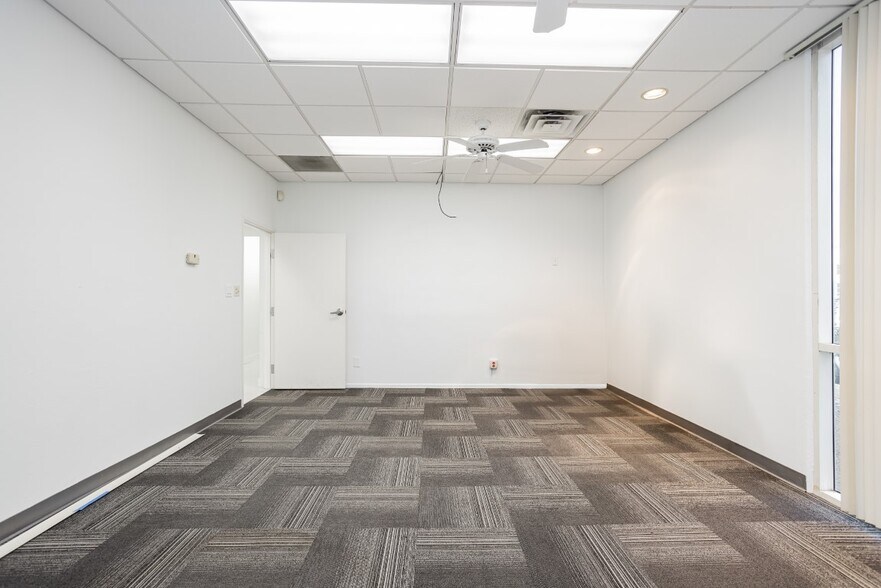 More Photos Of 3215 Birtcher Dr, Las Vegas Office For Lease
