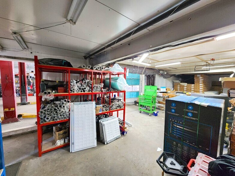 More Photos Of 7511 Leavenworth Rd, Kansas City Auto Repair For Sale